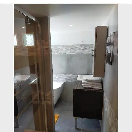 Le 32 Holiday home